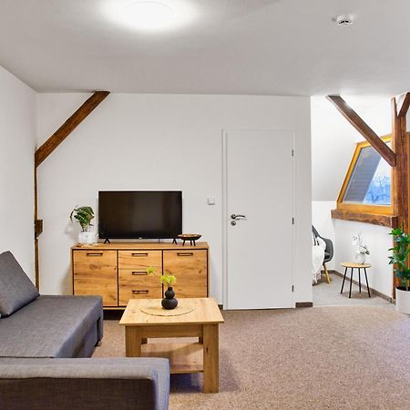 Hotel A Restaurace Ruze Podborany Екстер'єр фото