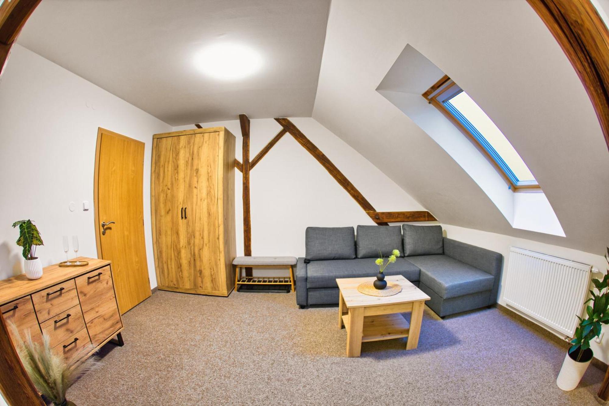 Hotel A Restaurace Ruze Podborany Екстер'єр фото