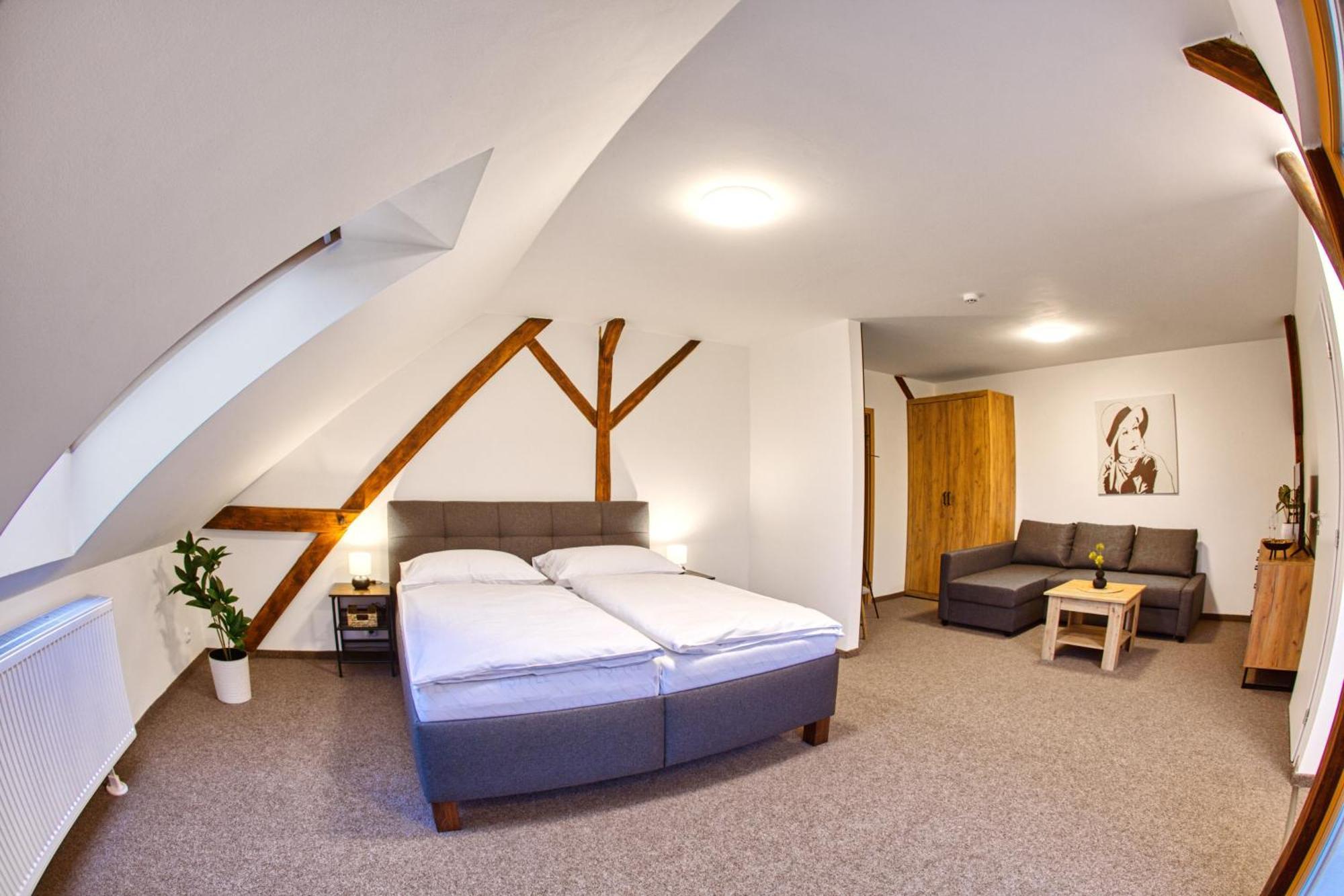 Hotel A Restaurace Ruze Podborany Екстер'єр фото
