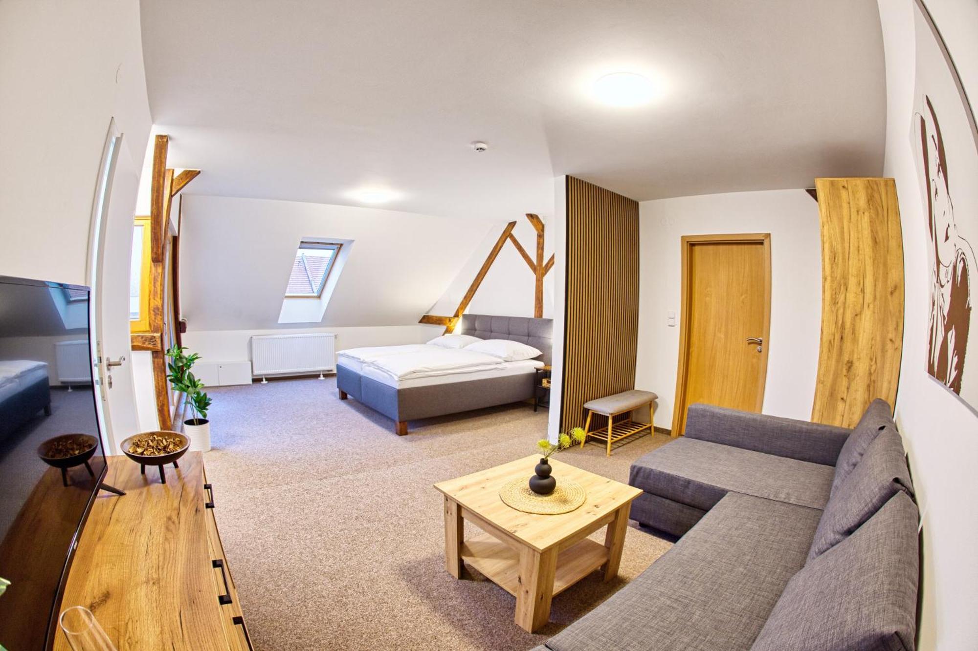 Hotel A Restaurace Ruze Podborany Екстер'єр фото